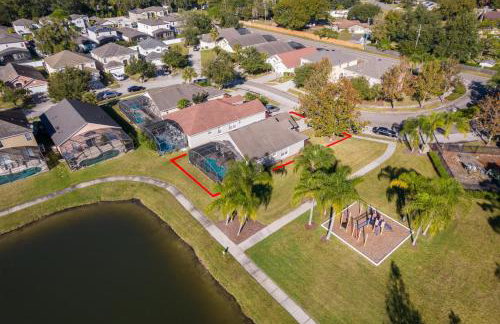 South Facing Pool with Stunning Lake View - Family Friendly Home - Nr Disney - Foto 41