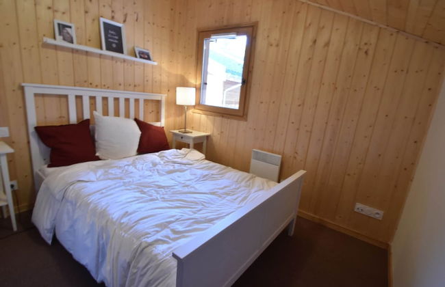 Splendid Chalet in Chamrousse With TV - Photo 3