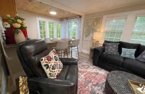 Cheerful 1 Bedroom Cottage Close to Everything 2 - Foto 5