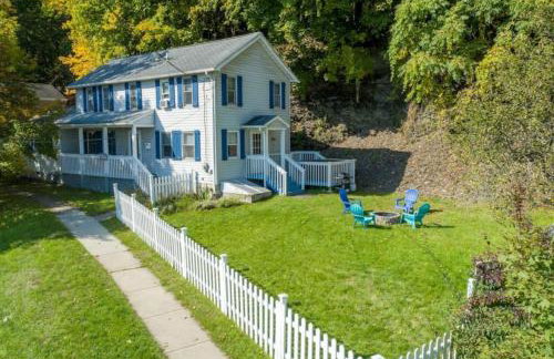Great Location! Colleges! Hiking! Ithaca Commons! - Foto 25