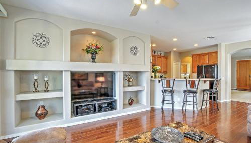 Golf Course View! Group Getaway in Queen Creek - Foto 5