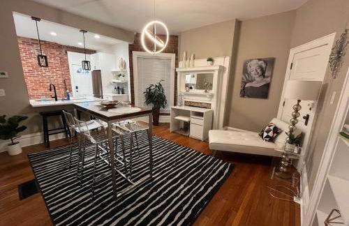 2 BR Totally Renovated and Chic - Foto 1