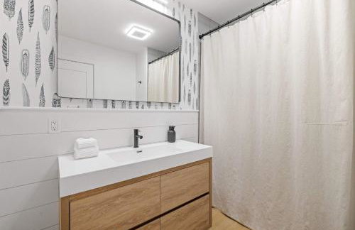 Le Petit Flat - 2 Bed 1 Bath One Level Apartment - Foto 21