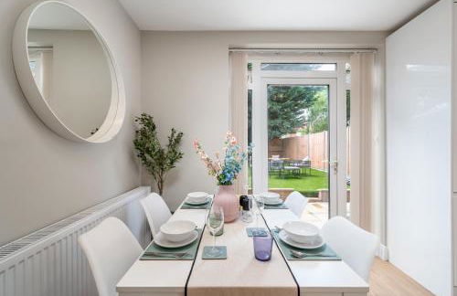 Edgeware Home 4 Bedroom House-Free Parking - Foto 7