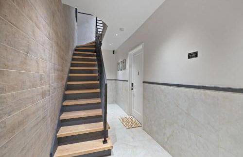 Luxury Brand New 3BED Gem 20 Minutes to NYC - Photo 33