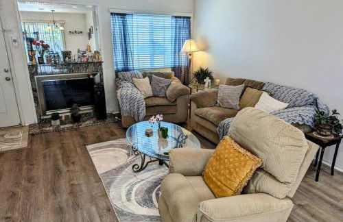 5 Minutes to South Bay Beaches! Private 2 bedroom 2 bath 2 level home with patio Excellent value! - Foto 23