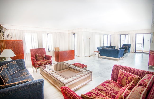 Park Plaza Suites Apartamentos - Photo 20