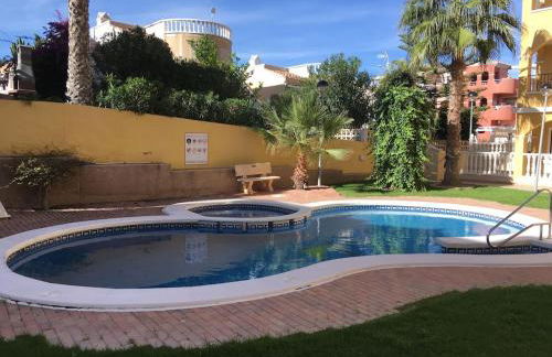 Top Floor spacious apartment with roof terrace - Foto 1