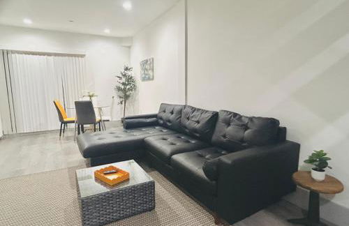 Newly Built Modern Central 2B On Sherman with Free Parking - Foto 37