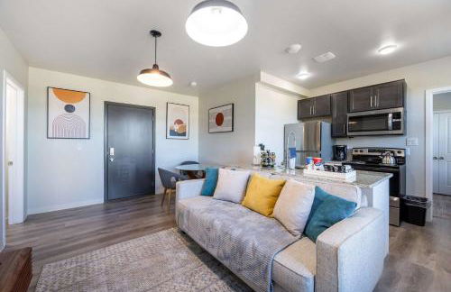 2BR Exclusive Retreat Near Henry Ford - Foto 3