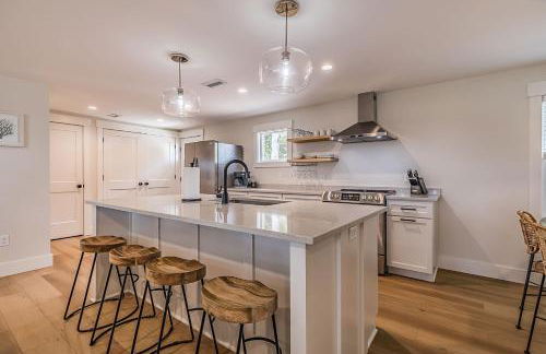 Newly Renovated LowCountry Cottage with Marsh Views - Sleeps 6 - Foto 22