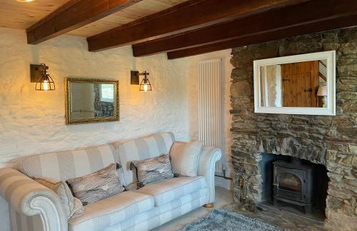 Buttercup Cottage, located in the gateway to Eden! - Photo 4