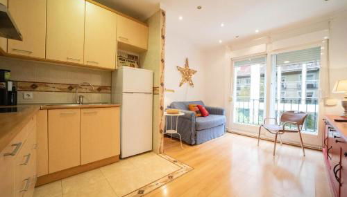 Apartamento con encanto y luz en pleno centro - Foto 5