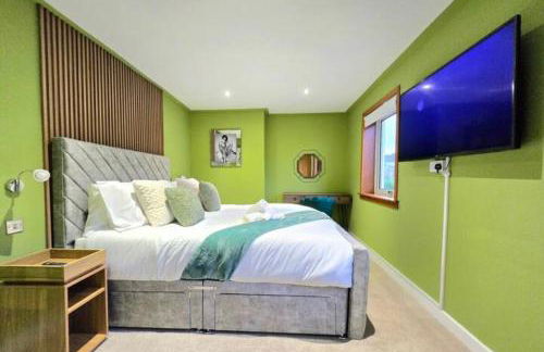 Super luxury 2 bedroom, full house sleep 5 with garden & parking close to airport - Foto 17