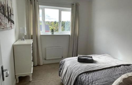 Four Bedroom House By Brookland Stays Serviced Accommodation Short Lets Leeds With Free WiFi - Foto 6