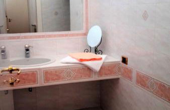 Villa Claudia indipendente con piscina ad uso esclusivo - Foto 10