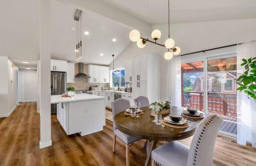 Tastefully Remodeled 4 Bedroom Home with Rainier View - Foto 4