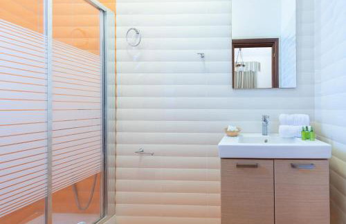 Newly Renovated Villa 4 Seasons with BBQ, private pool, ping pong and football table - Foto 56