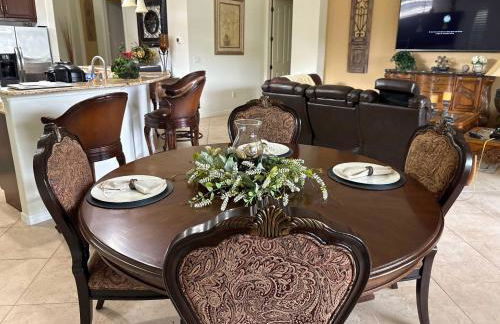 Pool Home in Gated Community - Foto 9