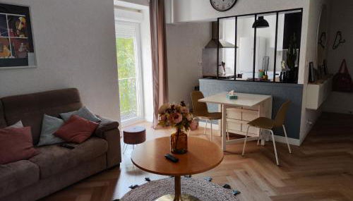 LE PETIT ANGLE APPARTEMENT 2 Pièces, plein centre ville, près de la gare jusqu'à 4 personnes - Foto 2