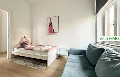 Ferienhaus Villa EMG Velbert nah Düsseldorf Essen Dortmund, Familien Gruppen bis 27 Personen, 3 Küchen, Kaminofen, Terrasse - Photo 33