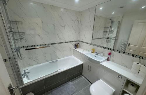 2 bedroom, Parking, Hounslow St - Foto 6