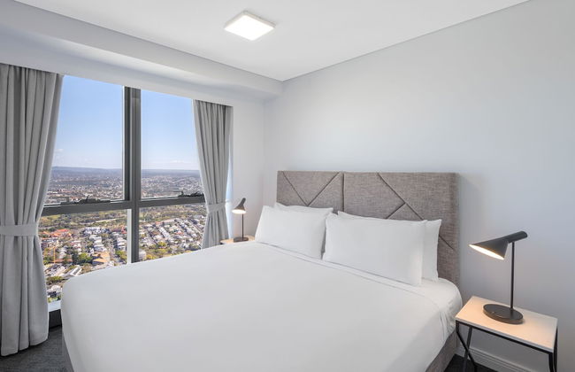 Meriton Suites Adelaide Street, Brisbane - Photo 14