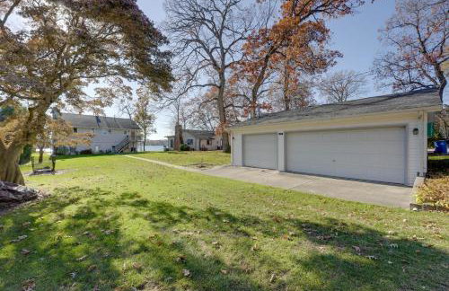 Lakeside Michigan Retreat with Boat Dock and Fireplace - Foto 40
