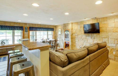 Laconia Home with Beach - half Mi to Weirs Beach - Foto 6