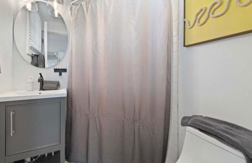 4BR 2BA Hot Tub Home By The Bay - Foto 36