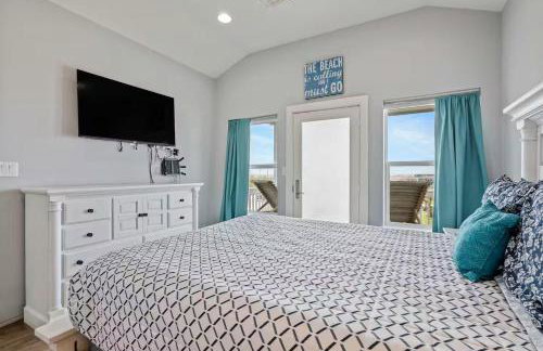 Steps to the Beach | Tiki Bar Fun | Epic Bay Views | Sleeps 8 - Foto 24