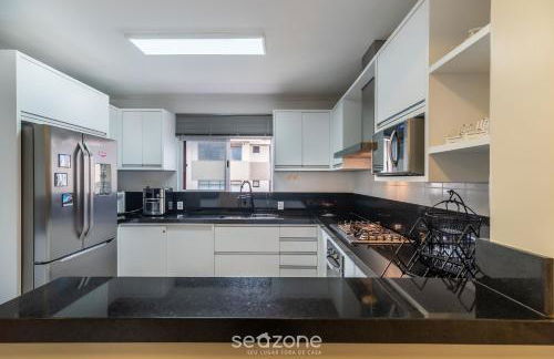 Apto c/Churrasq e acesso a Praia Brava RRA0103 - Foto 4