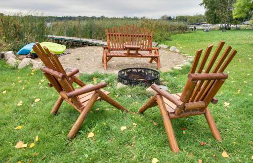 Away at Moose Bay Breezy Point Gem with Game Room - Foto 32