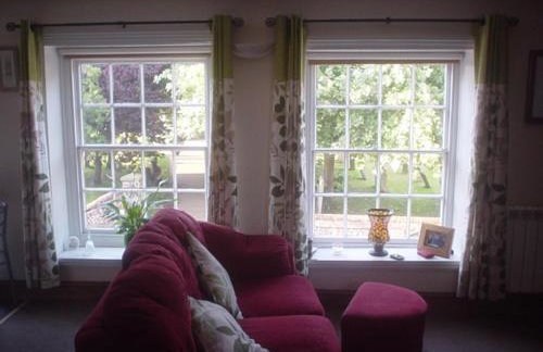 Stylish Historic Apartment - Sleeps 3 & Parking - Photo 5