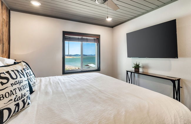 The Lodge at Lakeside - Photo 8