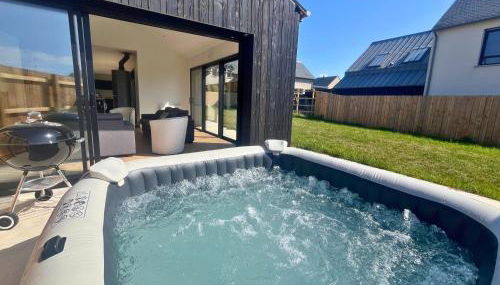 IDEAL - Villa, jaccuzi & jardin privé - 1 à 11 personnes - proche plage & bourg - Foto 3, Garden, Garden view