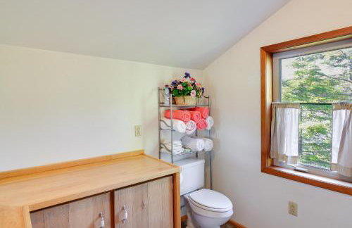 Forested Coffman Cove Cabin with Wood-Burning Stove! - Foto 19