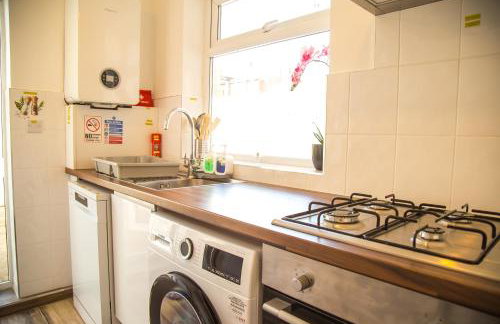 Lucky Home 15 - Near BAE, Docks, Lake District - Ideal for Trade & Family - 2 Bedrooms - One Double Bed in Each Bedroom - Max 4 Guests - Photo 20