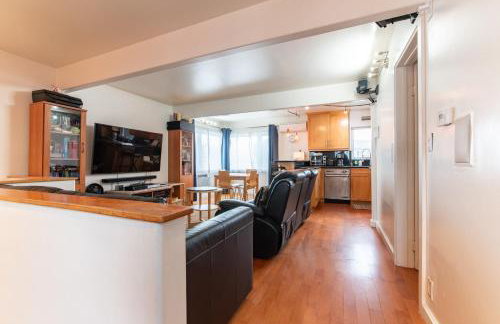 Newport Beach House 1 block from the beach FREE pickleball courts and 6 beach cruisers - Foto 4