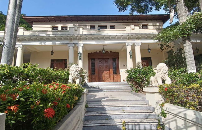 Tour of El Prado Neighborhood - Foto 2