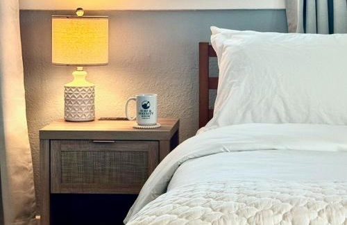 A Calm, Stylish Retreat - Steps to Lake, Downtown, and Surf District - Foto 24