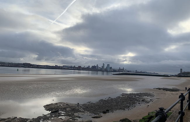 Lovely 2-bed Apartment in Wallasey, Sleeps 4 - Foto 31