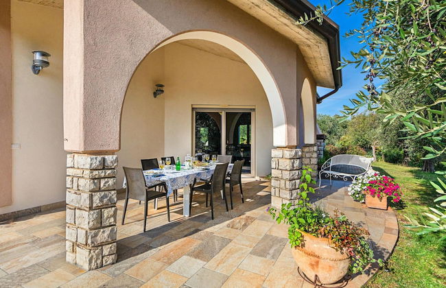 Villa Daniela con Piscina Vista Lago by Wonderful Italy - Photo 19