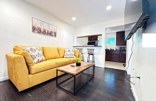 Cozy Corner 10mins to Downtown - Foto 6