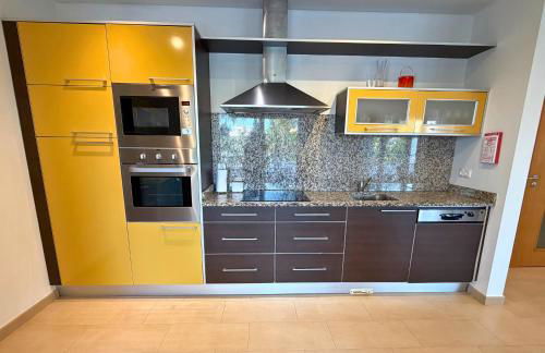 Pine Tree Seaside Apartments 500m to Beach - Foto 52