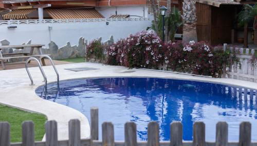 Villa en Valencia, piscina privada y metro 500m - Foto 3