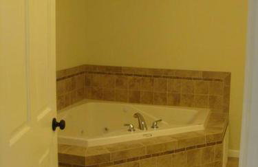 Beulah Land Guest House w/King Bed & Jacuzzi Tub - Foto 8