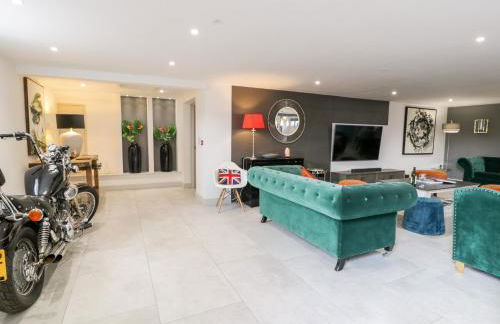 Capel Mawr, Basement 19 - Photo 12