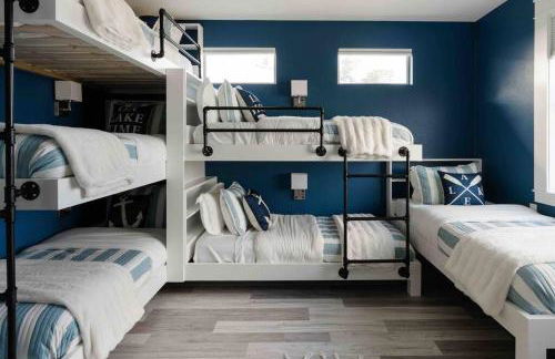 Luxury Lake LBJ Waterfront Home with Hot Tub and Boat Slip - Foto 45