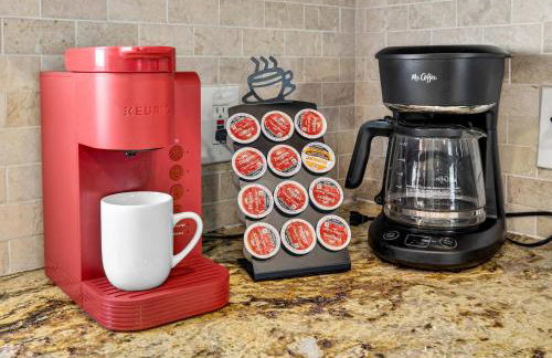 Family Putting Green Oasis BBQ Cornhole Heated Pool - Foto 36